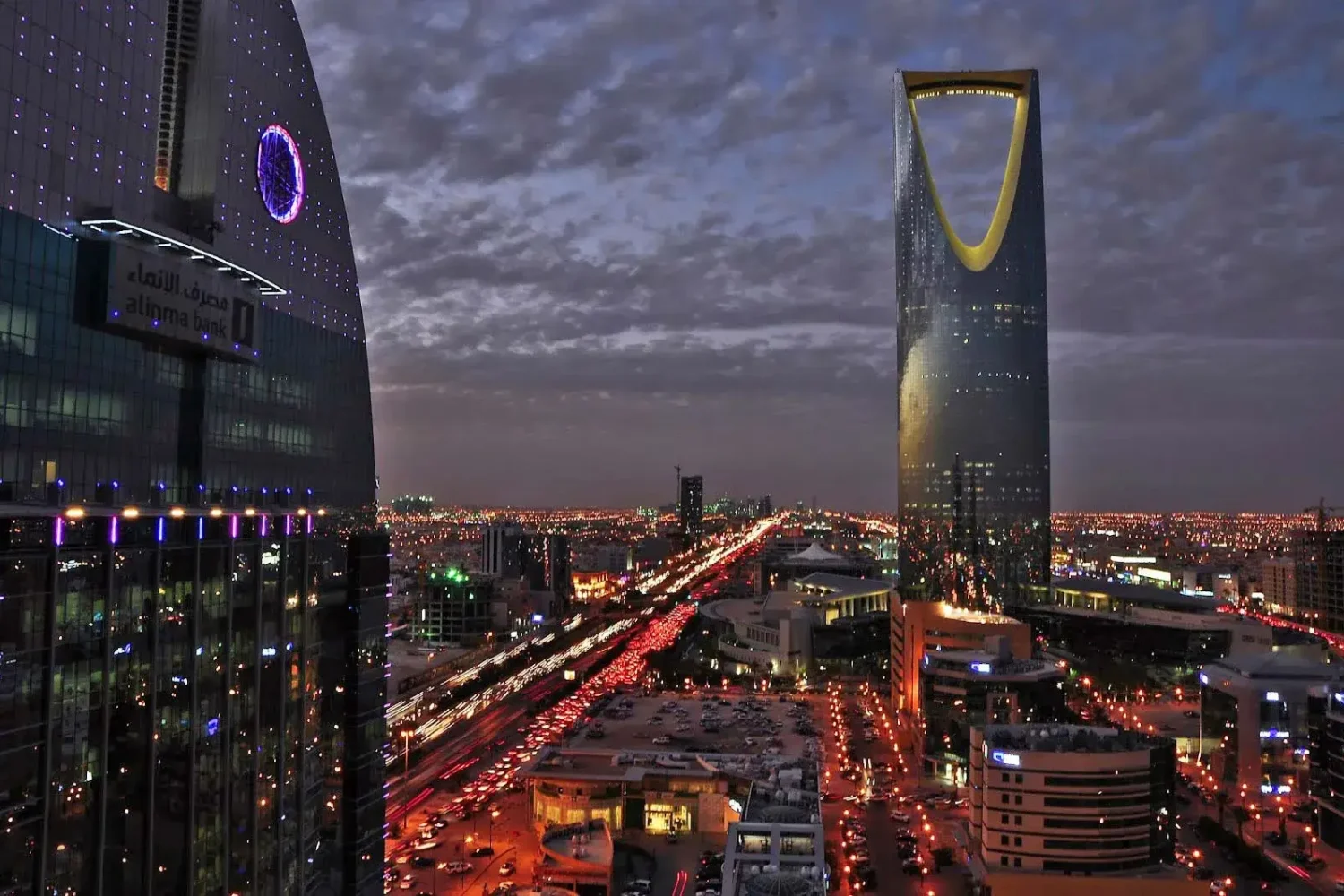 Kingdom-Centre-Riyadh-Saudi-Arabia (1)